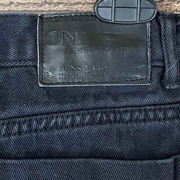 One Teaspoon Junk Yard Mini Skirt Low Waist Cut Off Hem Black Denim Size 26 - Picture 7 of 9